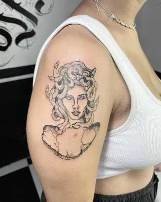 Medusa Art Tatthoo | Nusa Penida Tatthoo